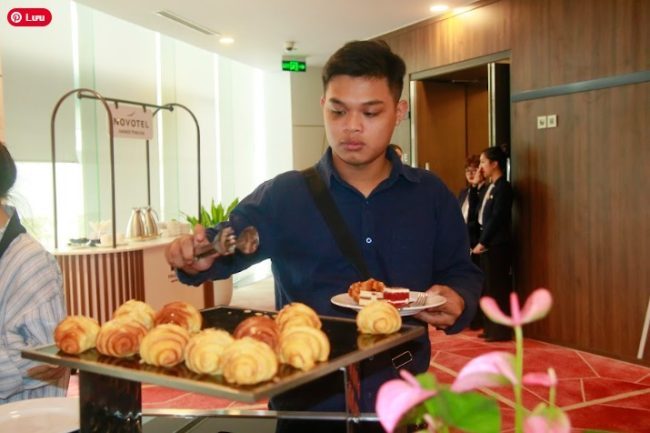 trai nghiem thuc te tai he thong khach san Novotel Ha Noi Trung cap dong do